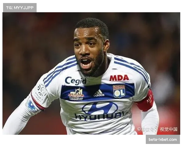 里昂赛季中期状态回升 摆脱财政危机阴影重拾竞争力